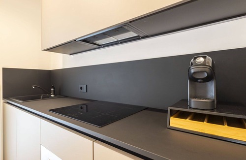 Chiavenna Apartamento | Bonito apartamento para 4 personas con WIFI, A/C, TV, terraza y aparcamiento