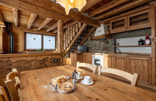 Ovaro Apartamento | Bonito apartamento con WIFI, TV, mascotas permitida, vista panorámica y aparcamiento