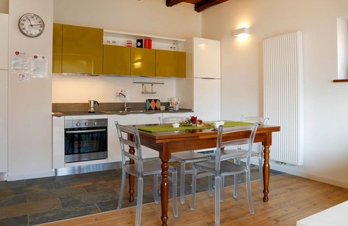 Raveo Apartamento | Precioso apartamento para 4 personas con WIFI, TV, balcón, mascotas permitida y aparcamiento