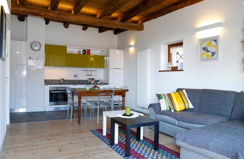Raveo Apartamento | Precioso apartamento para 4 personas con WIFI, TV, balcón, mascotas permitida y aparcamiento