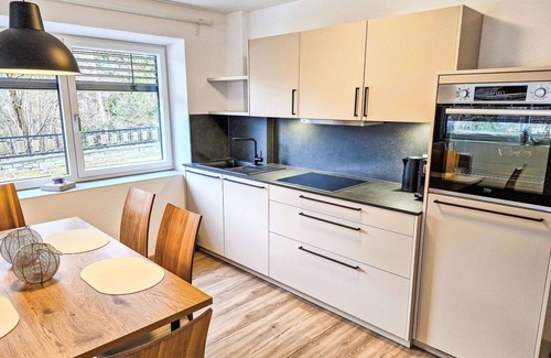 Arzl im Piztal Apartamento | Precioso apartamento para 5 personas con WIFI, TV, terraza, mascotas permitida y aparcamiento
