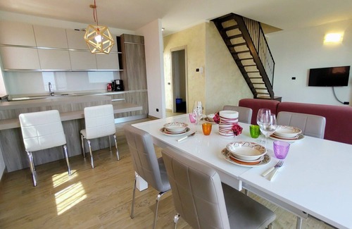 Aurogna Apartamento | Precioso apartamento para 5 personas con WIFI, TV, terraza, mascotas permitida y aparcamiento