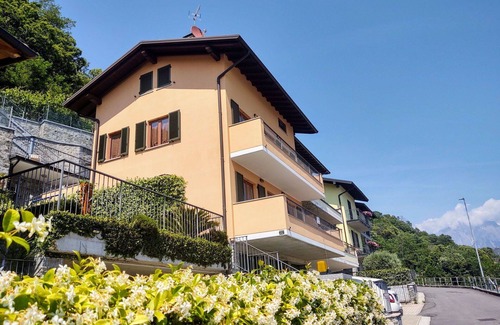Aurogna Apartamento | Precioso apartamento para 5 personas con WIFI, TV, terraza, mascotas permitida y aparcamiento
