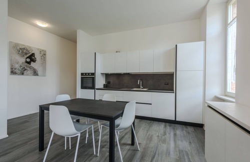 Rovereto Apartamento | Hermoso apartamento para 5 personas con WIFI, TV, balcón y aparcamiento