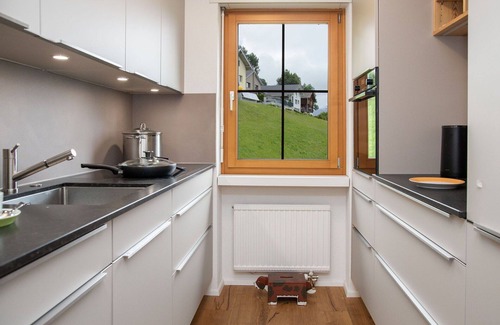 Falera Apartamento | Hermoso apartamento para 5 personas con WIFI, piscina, TV, balcón y vista panorámica