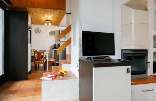 Capriasca Apartamento | Apartamento con piscina, WIFI, TV, patio, mascotas permitida, vista panorámica, aparcamiento