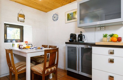 Capriasca Apartamento | Apartamento con piscina, WIFI, TV, patio, mascotas permitida, vista panorámica, aparcamiento
