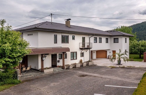 Feldkirchen in Kaernten Apartamento | Bonito apartamento para 6 personas con WIFI, TV y balcón