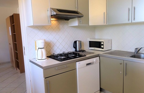Aregno Apartamento | Hermoso apartamento para 6 personas con WIFI, A/C, TV, terraza y aparcamiento