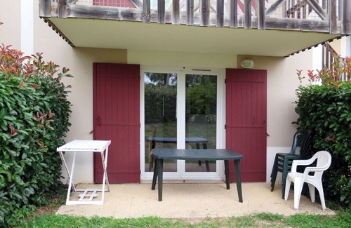 Barbaste Apartamento | Bonito apartamento con piscina, WIFI, TV, terraza, mascotas permitida y aparcamiento