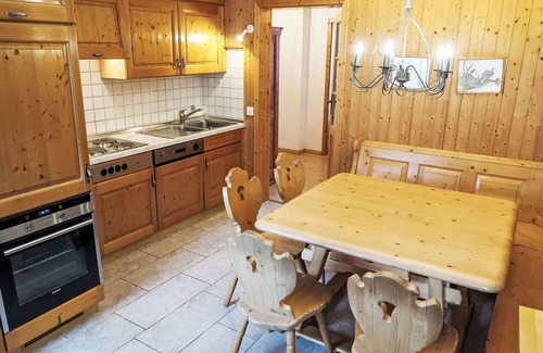 Acletta Apartamento | Bonito apartamento para 6 personas con piscina, WIFI, TV, balcón, vista panorámica y aparcamiento
