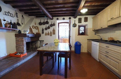 Volterra Apartamento | Acogedor apartamento con WIFI, piscina, vista panorámica y aparcamiento, cerca de San Gimignano