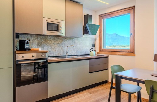 Verceia Apartamento | Hermoso apartamento para 6 personas con A/C, WIFI, TV y balcón