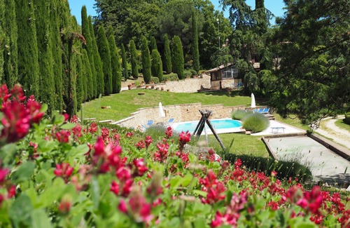 San Gimignano Apartamento | Bonito apartamento con WIFI, piscina, vista panorámica y aparcamiento, cerca de San Gimignano