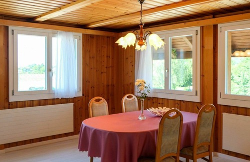 Goldiwil Apartamento | Hermoso apartamento para 6 personas con WIFI, TV, balcón y aparcamiento