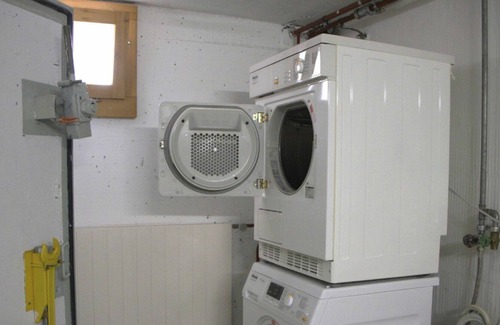 Goldiwil Apartamento | Hermoso apartamento para 6 personas con WIFI, TV, balcón y aparcamiento
