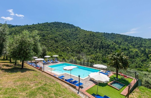 Bivio Pozzo Apartamento | Bonito apartamento para 7 personas con piscina, WIFI, TV, vista panorámica y aparcamiento
