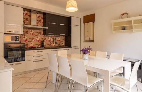Castello Apartamento | Bonito apartamento para 8 personas con WIFI, TV, balcón, mascotas permitida y aparcamiento