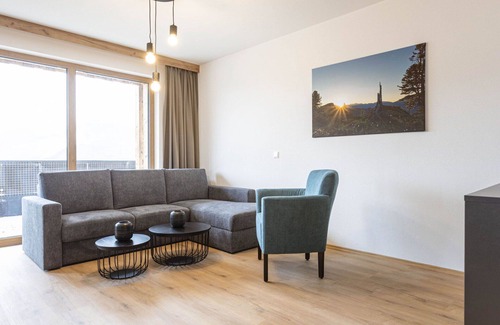 Paß Thurn Apartamento | Acogedor apartamento para 6 personas con piscina, WIFI, TV, balcón y aparcamiento