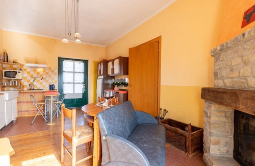 Cortemilia Apartamento | Hermoso apartamento para 6 personas con WIFI, piscina, TV, terraza y mascotas permitida