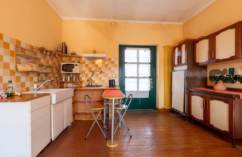 Cortemilia Apartamento | Hermoso apartamento para 6 personas con WIFI, piscina, TV, terraza y mascotas permitida