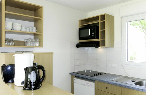 Azay-le-Rideau Casa | Precioso apartamento en villa con piscina, WIFI, TV, terraza, mascotas permitida y aparcamiento