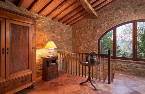 Umbertide Villa | Precioso apartamento en villa con piscina, WIFI, A/C, TV, patio, vista panorámica y aparcamiento