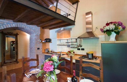 Montefiascone Villa | Acogedor apartamento en villa con piscina, WIFI, TV, patio, vista panorámica, aparcamiento