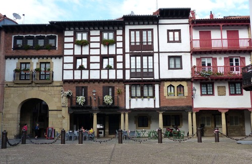 Centro histórico de Hondarribia Condominio | Acogedor piso en casco histórico ideal para familia con niños, parejas y amigos