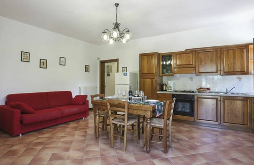 Terricciola Casa | Bonito apartamento en villa con piscina, WIFI, TV, terraza, mascotas permitida y aparcamiento