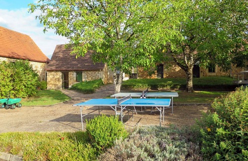 Montignac Casa | Precioso apartamento en villa con WIFI, piscina, TV, terraza, mascotas permitida y aparcamiento