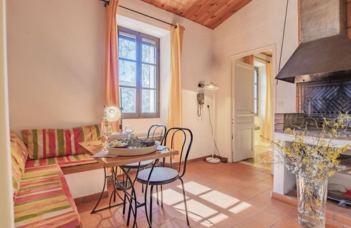 Puimichel Villa | Hermoso apartamento en villa con WIFI, patio, mascotas permitida, vista panorámica y aparcamiento