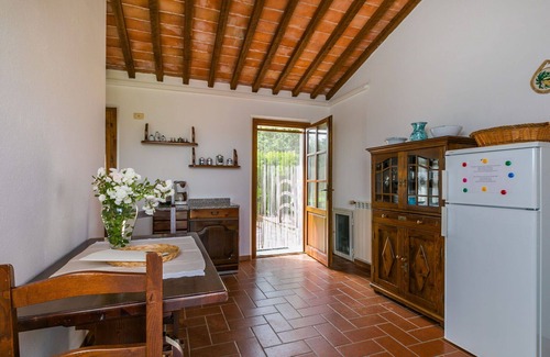 Cinigiano Villa | Bonito apartamento en villa con A/C, piscina, WIFI, patio, vista panorámica y aparcamiento