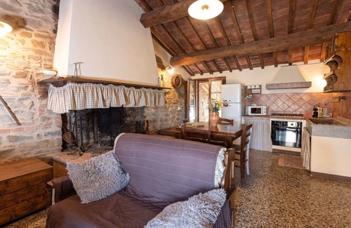 Poggi del Sasso Villa | Precioso apartamento en villa para 5 personas con A/C, WIFI, piscina, TV, patio y mascotas permitida