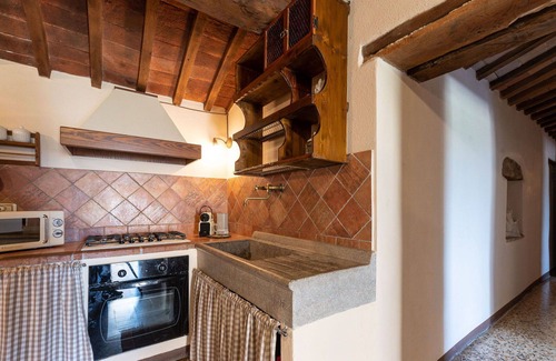 Poggi del Sasso Villa | Precioso apartamento en villa para 5 personas con A/C, WIFI, piscina, TV, patio y mascotas permitida
