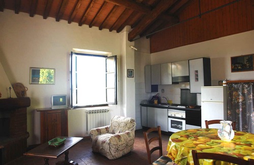 Poggibonsi Villa | Apartamento en villa con WIFI, piscina, TV, patio, vista panorámica, cerca de San Gimignano