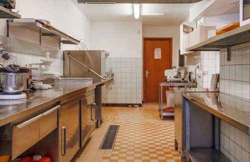 Vercorin Casa | Acogedor apartamento en villa para 23 personas con WIFI, jacuzzi y terraza