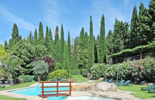 Roccastrada Villa | Bonito apartamento en villa con piscina, WIFI, TV, patio, mascotas permitida y aparcamiento