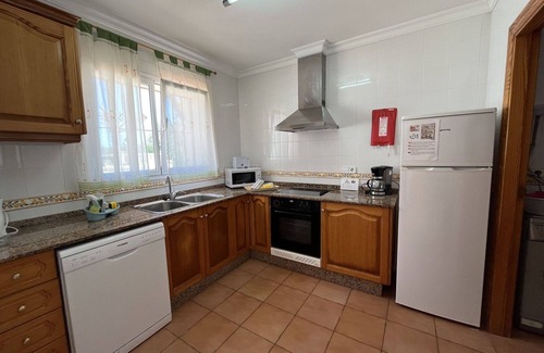 Costa Nova Casa | Acogedor apartamento en villa con WIFI, A/C, piscina privada, TV, terraza y mascotas permitida