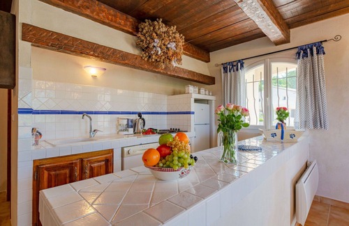 Bauduen Villa | Precioso apartamento en villa con WIFI, TV, terraza, mascotas permitida y vista panorámica