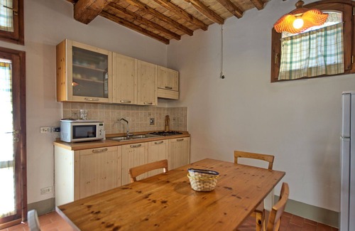 Montebonello Villa | Bonito apartamento en villa con piscina, A/C, WIFI, TV, patio, vista panorámica, aparcamiento