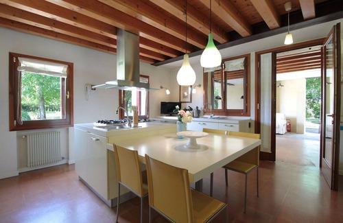 Silea Casa | Cosy apartment in villa for 4 guests with WIFI, A/C, pool and patio