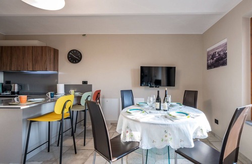 Rocca D'Arazzo Apartamento | Bonito apartamento para 4 personas con WIFI, A/C, TV y terraza