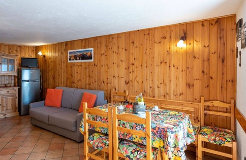 Sarre Apartamento | Bonito apartamento para 6 personas con TV, balcón y aparcamiento, cerca de Aosta