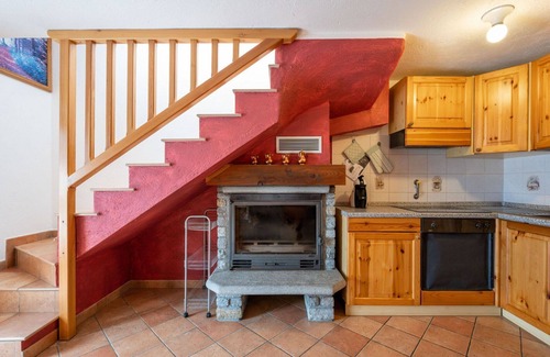 Sarre Apartamento | Bonito apartamento para 6 personas con TV, balcón y aparcamiento, cerca de Aosta