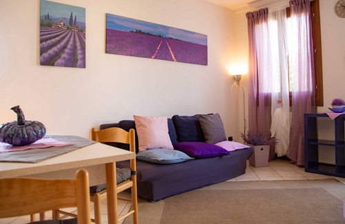Montagnana Apartamento | Cosy Apartment “Le Cà De Boron Jasmine Apartment” near Historical Centre with Wi-Fi & Garden; Parking Available