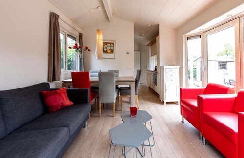 Municipality of Noordwijk Casa | Precioso apartamento en villa para 5 personas con piscina, WIFI, TV, terraza y aparcamiento
