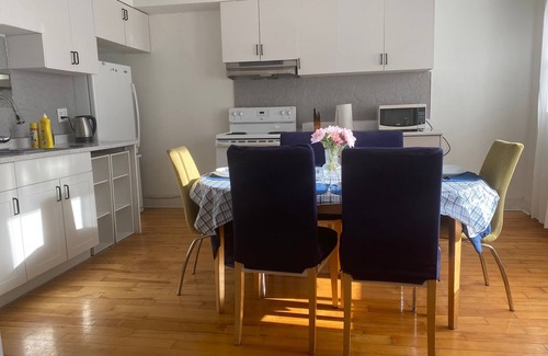 Cote-Saint-Paul Condominio | Cosy Apartment renovated, furnished 10 min to metro station and 15 to downtown