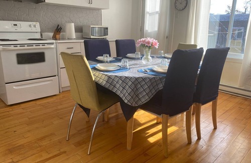 Cote-Saint-Paul Condominio | Cosy Apartment renovated, furnished 10 min to metro station and 15 to downtown
