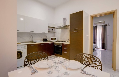 Gzira Apartamento | Cosy Apartment Steps From the Promenade